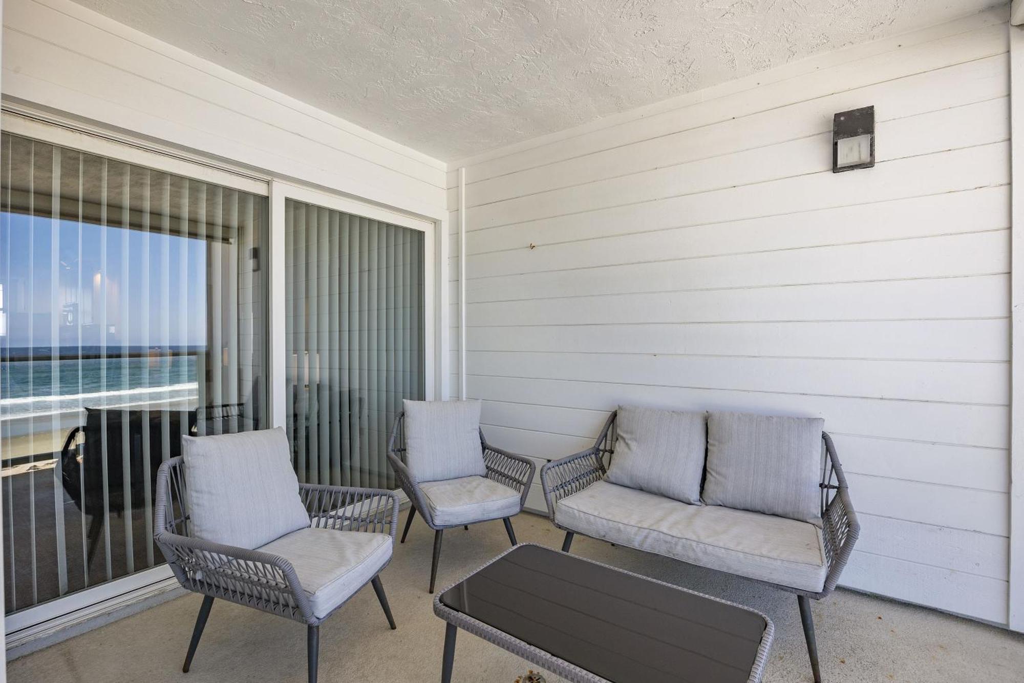 Apartment Shoreline Hideaway